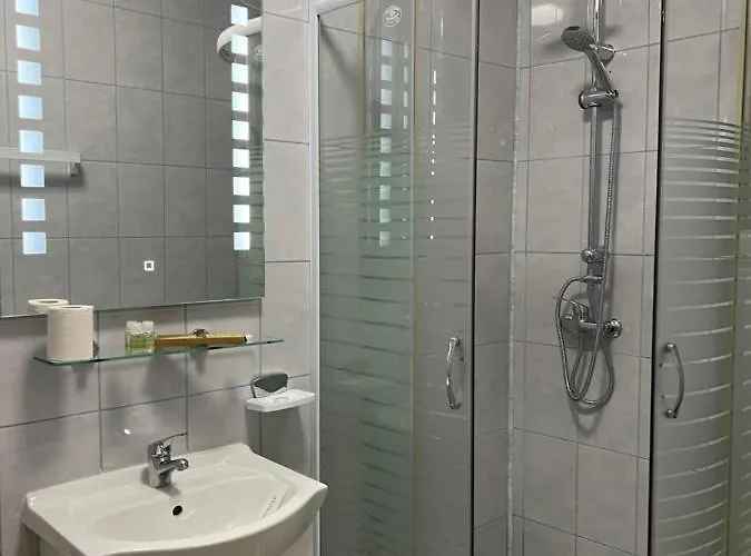 Holidays アパート