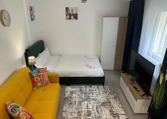 Holidays アパート